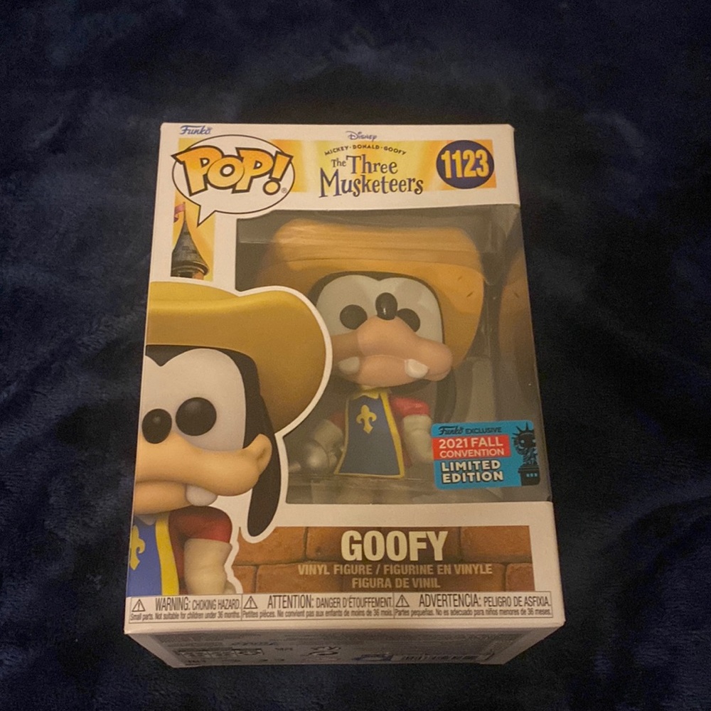 Disney The‎ 3 Musketeers Goofy Fall Convention Exclusive #1123 Mickey Mouse